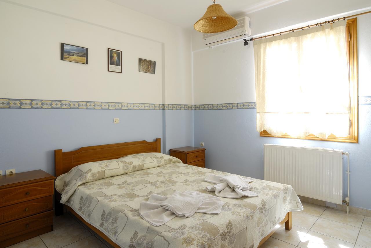 La Celestina Apartments Науса Екстер'єр фото