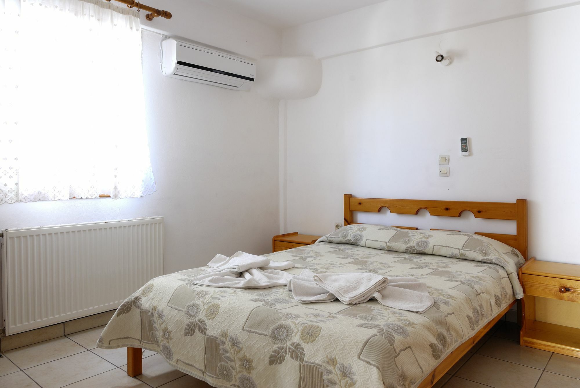 La Celestina Apartments Науса Екстер'єр фото